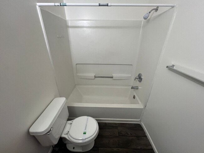 Building Photo - Cozy 3B/1 Bath Townhome in West Valley