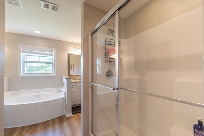 Building Photo - 510 Kittiwake Ln