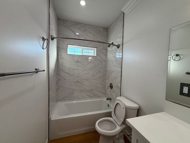 Building Photo - Beautifully Remodeled 3-Bedroom Upstairs H...