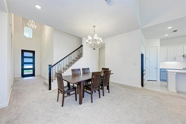 Building Photo - 1405 Golden Celebration Bend