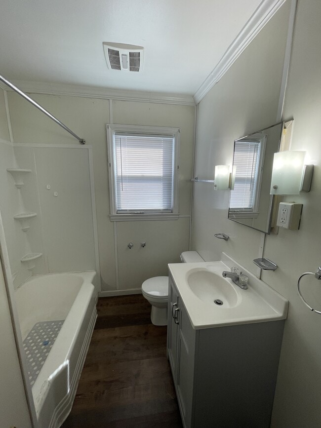 Building Photo - 515 Truitt St