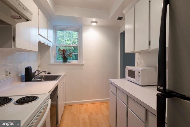 Building Photo - 4859 S 28th St