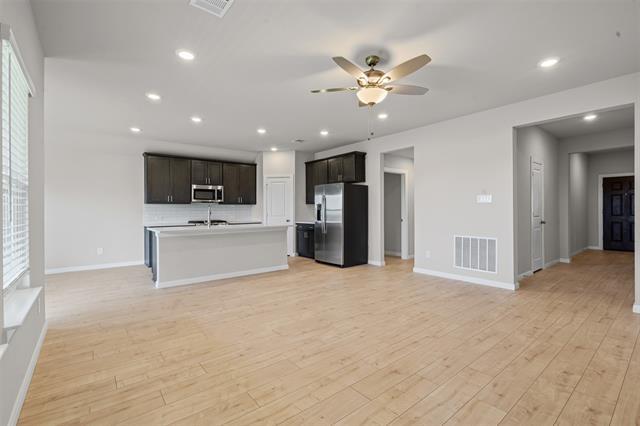 Building Photo - 1329 Water Canna Dr