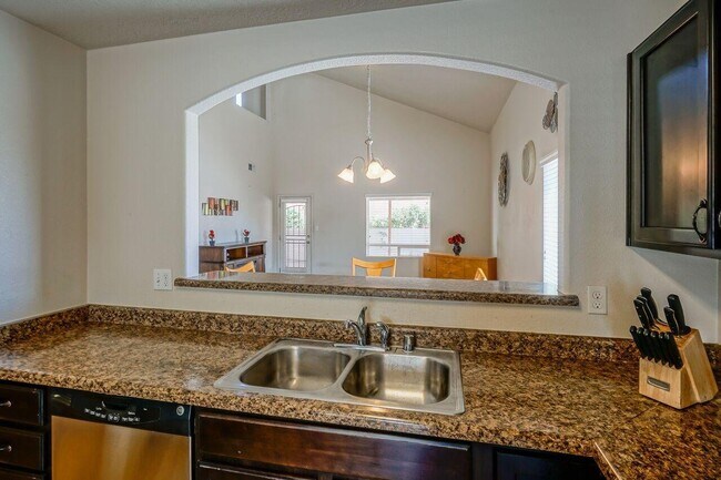 Building Photo - 2045 N Ensenada Cir SE