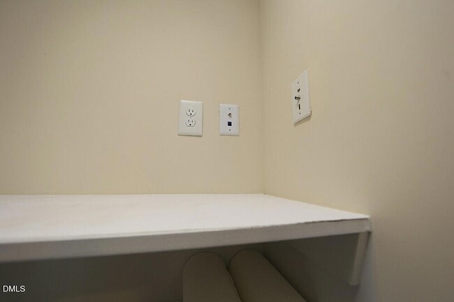 Building Photo - 446 Methven Grove Dr