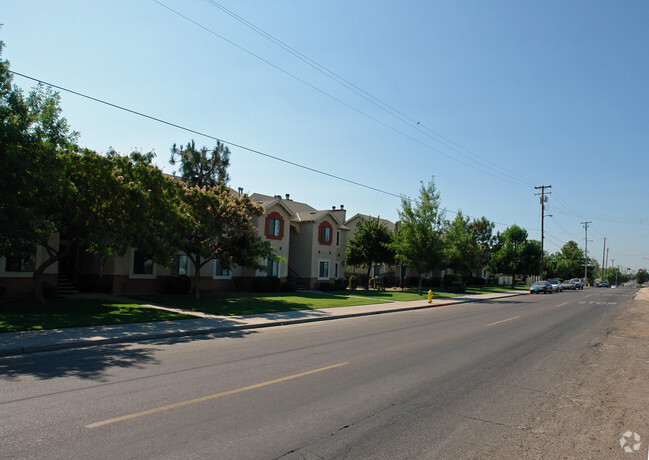 Building Photo - Parkwood Apartments