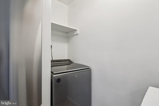 Building Photo - 165 Wyndham Pl