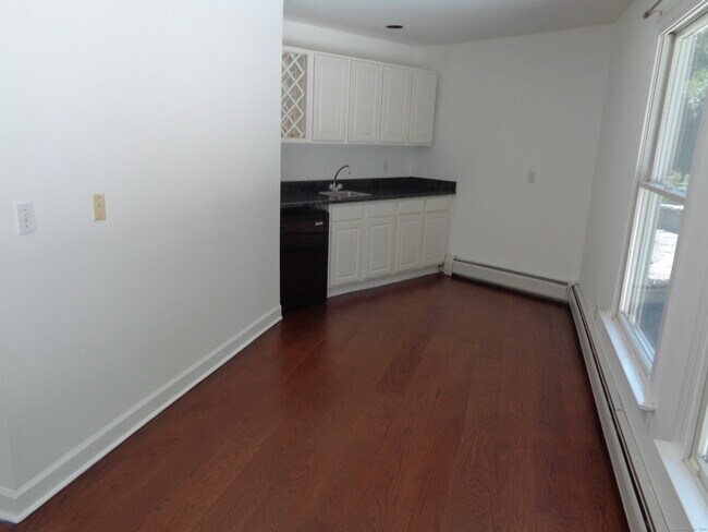 Building Photo - 531 Hollow Tree Ridge Rd