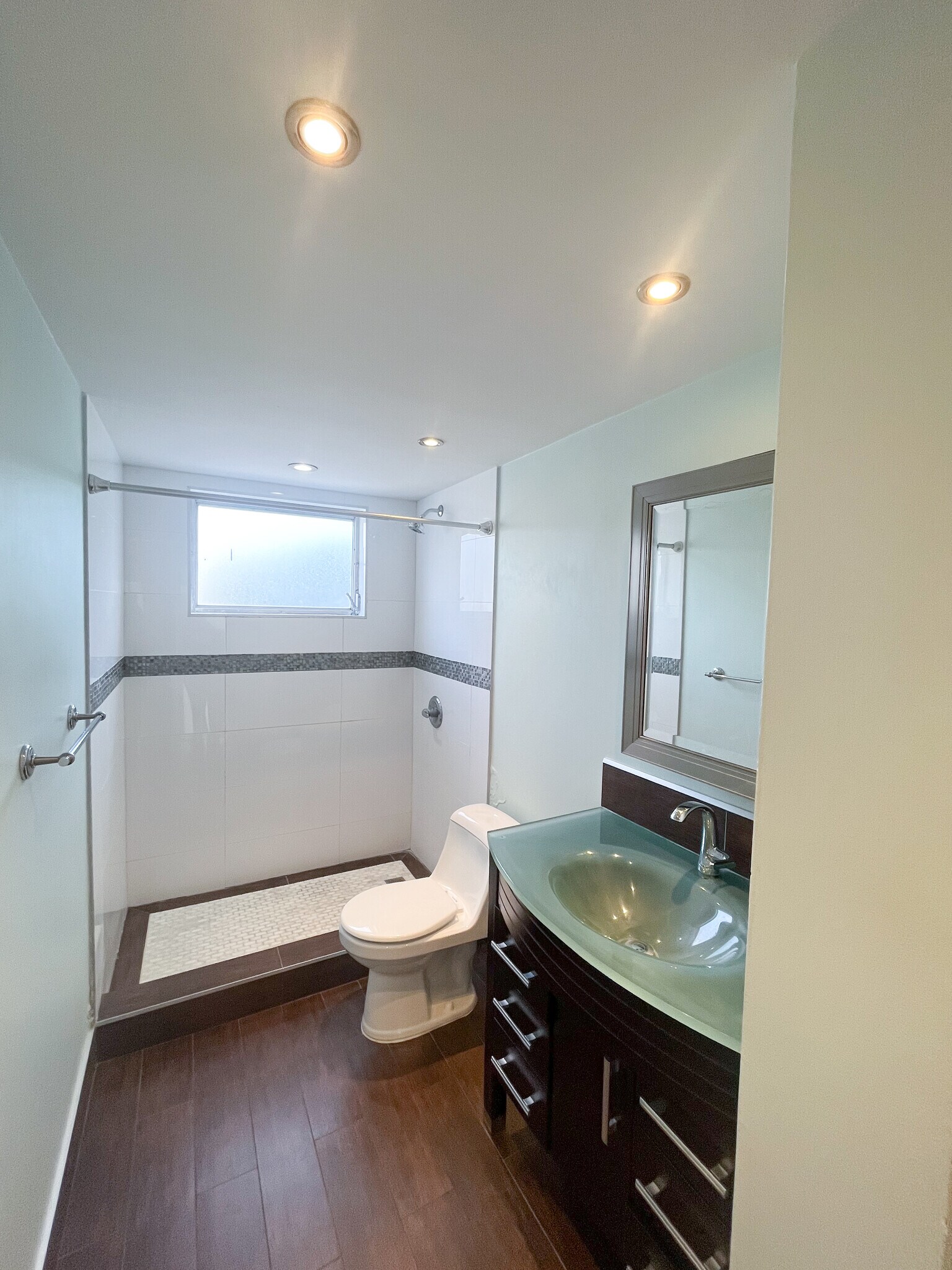 Building Photo - 9351 Fontainebleau Blvd