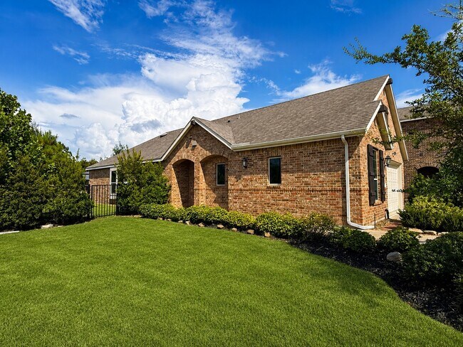 Building Photo - 15230 Stuart Bat Cave Ln