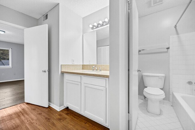 Building Photo - cpl8