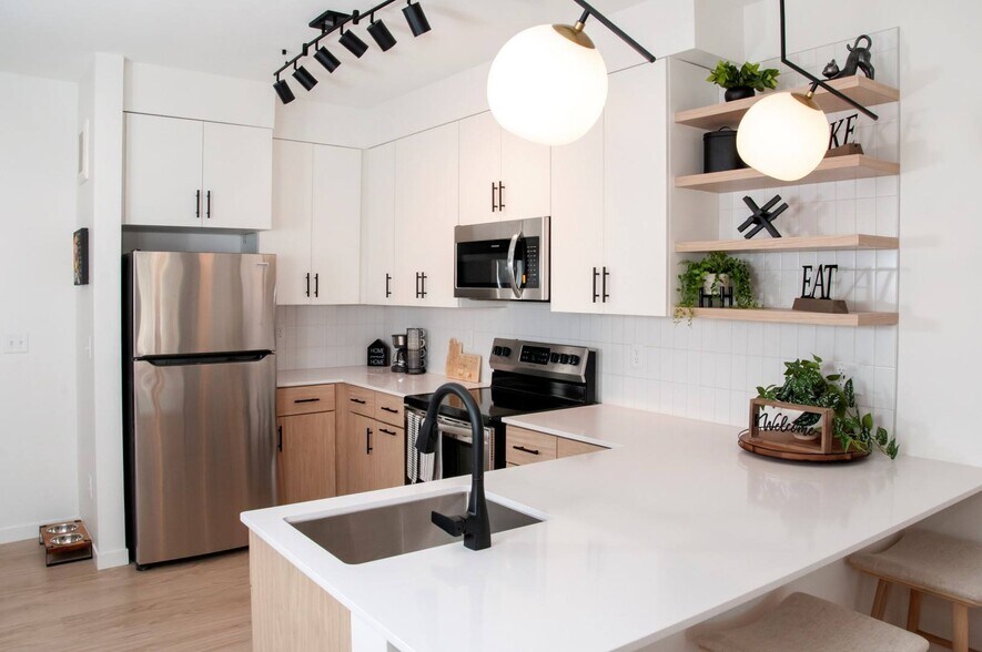 CityLine Apartments 3815 Hiawatha Ave Minneapolis MN 55406