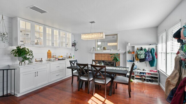 Building Photo - Charming 4-bedroom 3bath home near Suisun ...