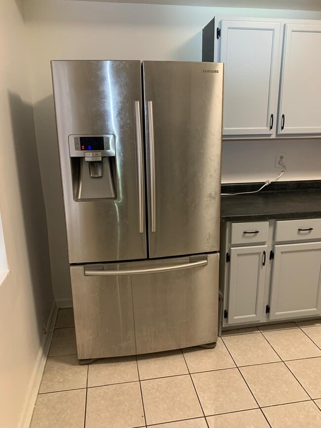 Building Photo - 4841 S Evans Ave