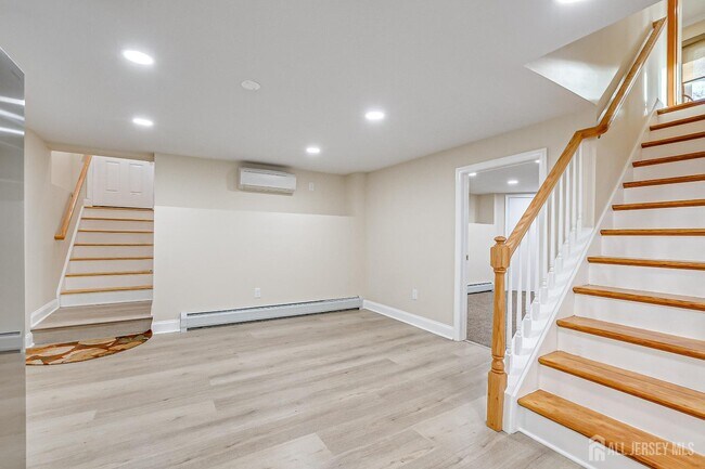 Building Photo - 92 Coleman St