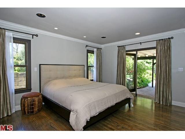 Building Photo - 2001 Coldwater Canyon Dr