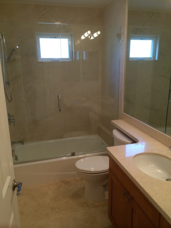 Building Photo - 2 Bed 2 Bath House Downtown Palo Alto in Crescent Park.