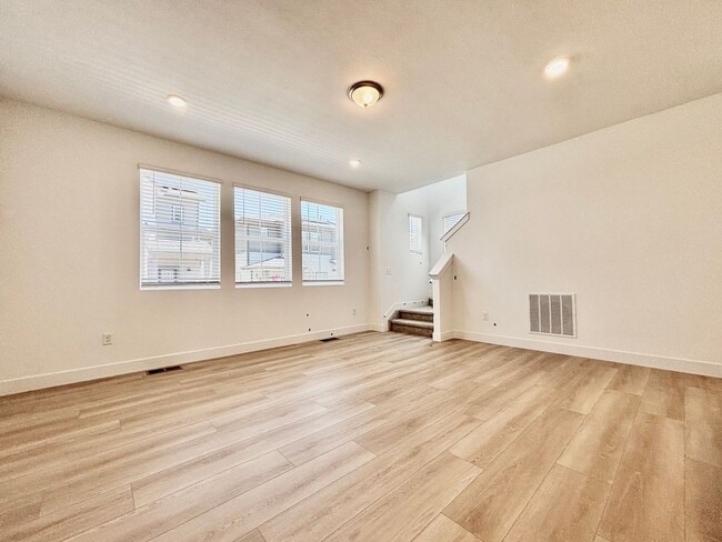 Building Photo - Beautiful Newly Built Home in North Fort C...