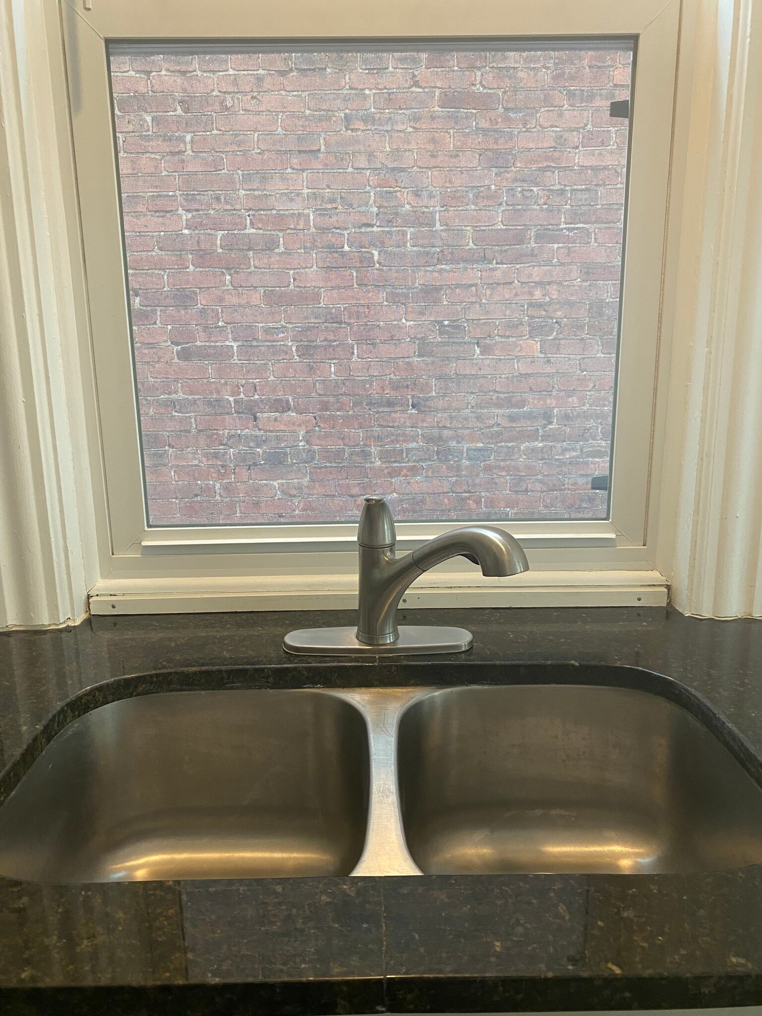 Kitchen sink - 313 W King St