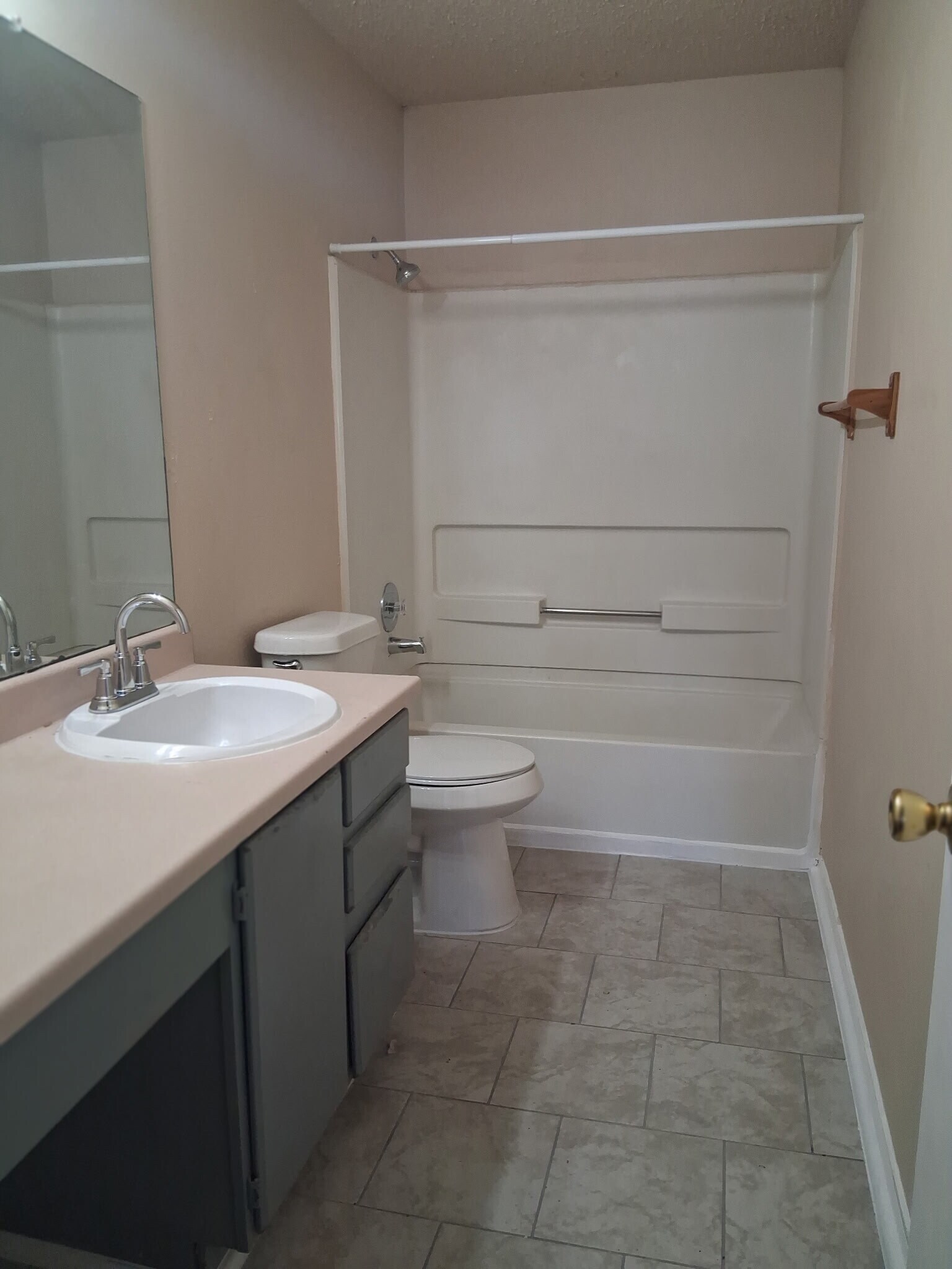 Building Photo - 874 Fillmore Dr