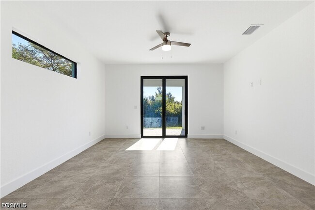 Building Photo - 1119 NW 28th Pl