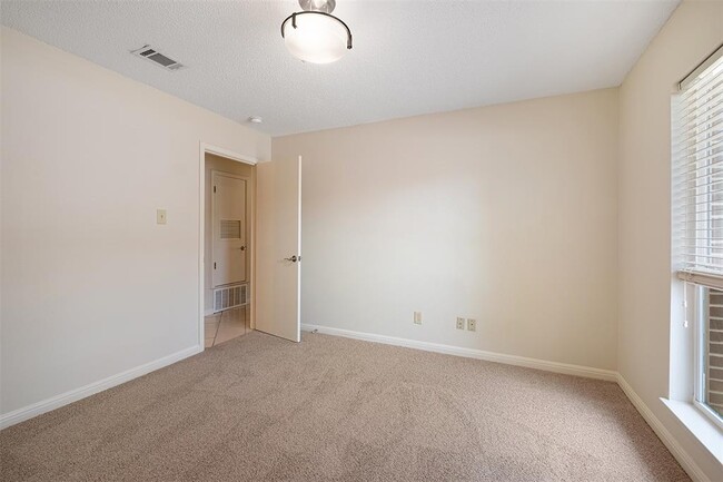 Building Photo - 8801 Camelia Ln