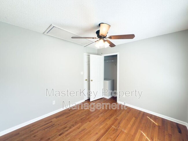 Building Photo - 4220 Old Brick Ct