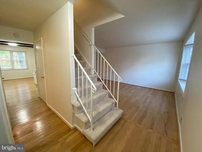 Building Photo - 6802 Dina Leigh Ct