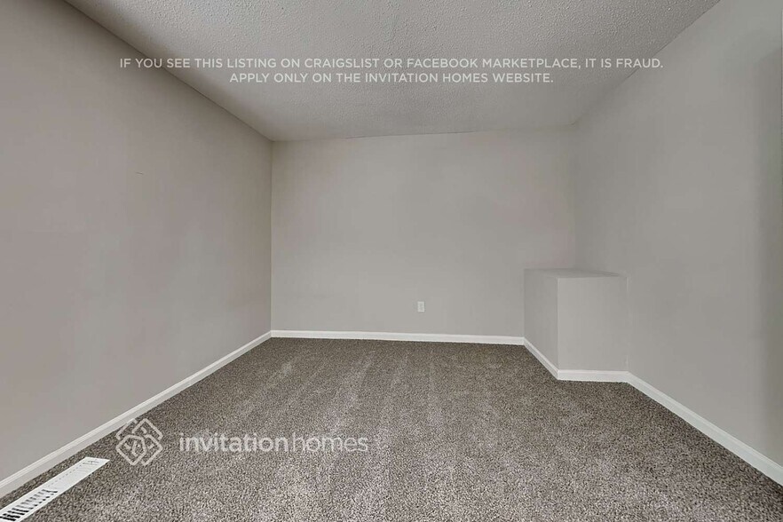 Building Photo - 124 Plaza Dr