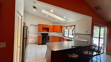 Building Photo - 11579 56th Pl N