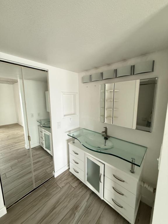 Building Photo - 1540 Riverside Dr