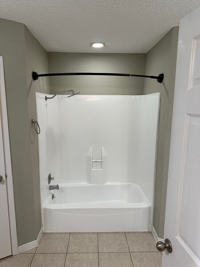Building Photo - 25402 Sugar Valley Ln