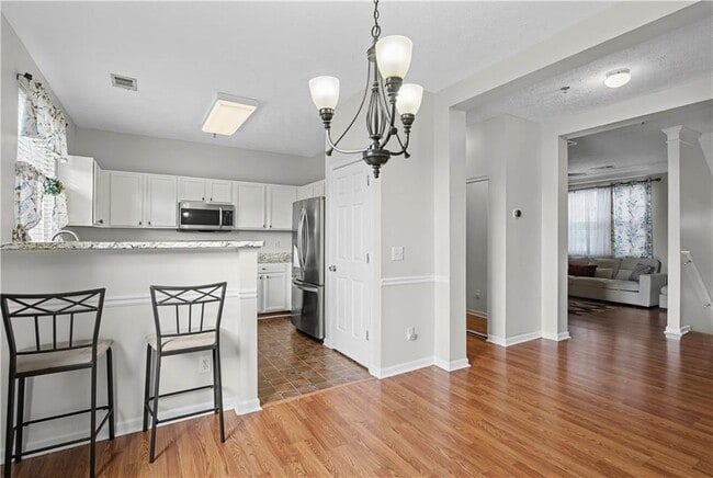 Building Photo - 102 Weatherstone Square Dr