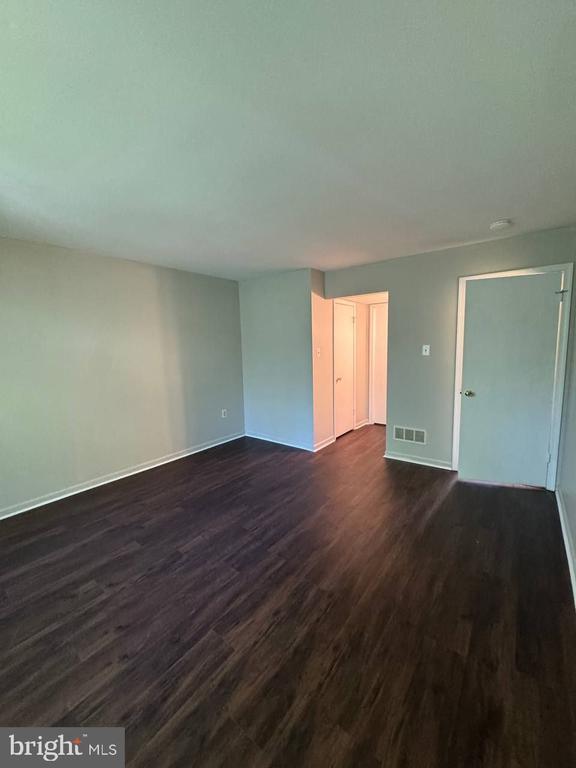 Building Photo - 721 Timber Ln