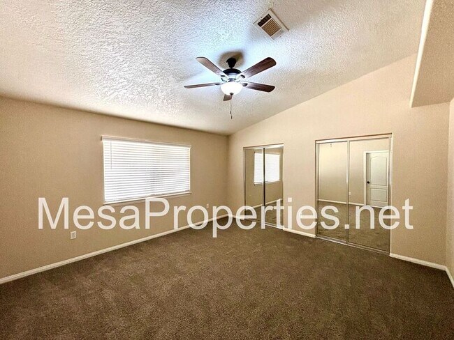 Building Photo - 15601 Sultana St