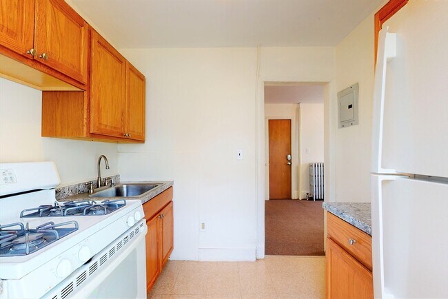 Building Photo - 34 Crescent 1 Crescent