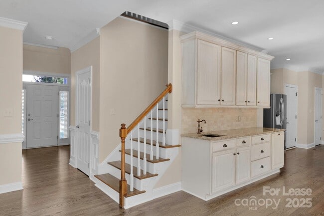 Building Photo - 1202 Coachman Dr