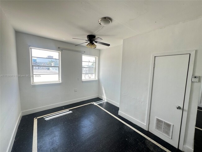 Building Photo - 203 NW 36th St