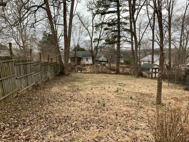 Building Photo - 1 bedroom, 1 bath home - Available August 2026!