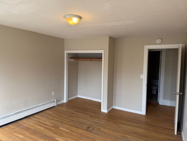 Building Photo - 329 Salt Springs Rd