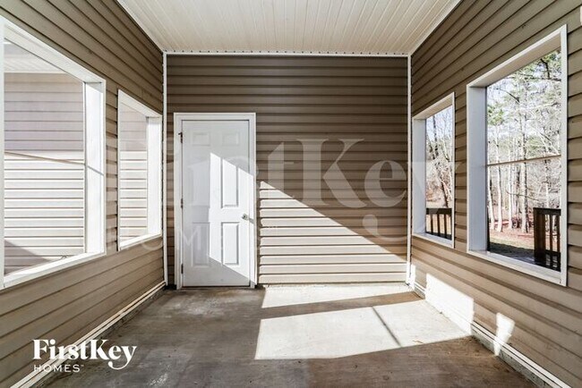 Building Photo - 1252 Clearwater Dr