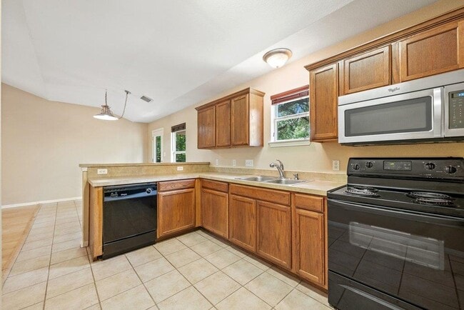 Building Photo - 5208 Sioux Ln
