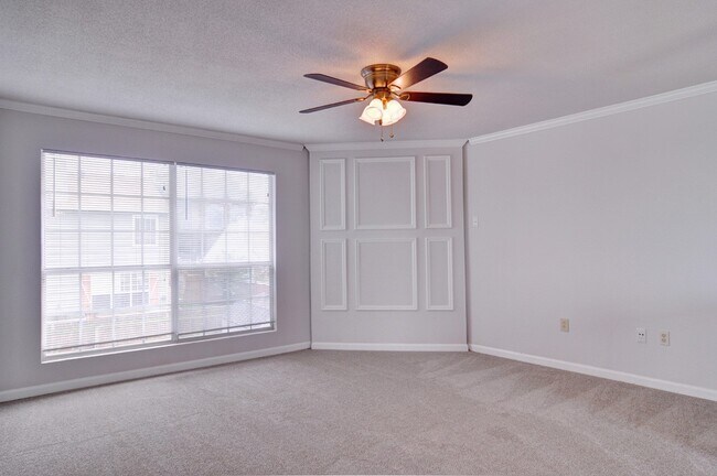Building Photo - 2501 Country Creek Ln