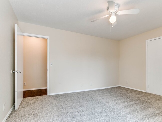 Building Photo - Just remodeled Duplex Home