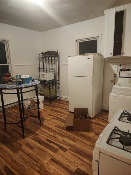 Building Photo - 49 Everett St