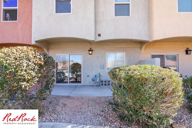Building Photo - 2075 S Sir Monte Dr