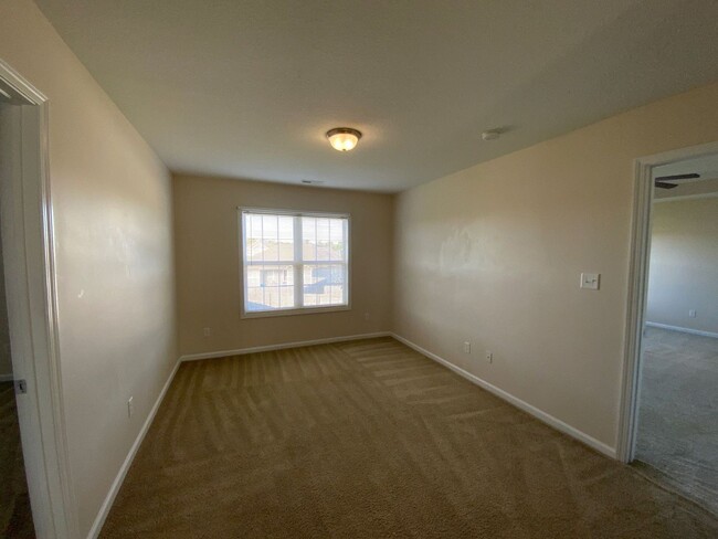 Building Photo - 4 BR 2.5 BA Carolina Plantations