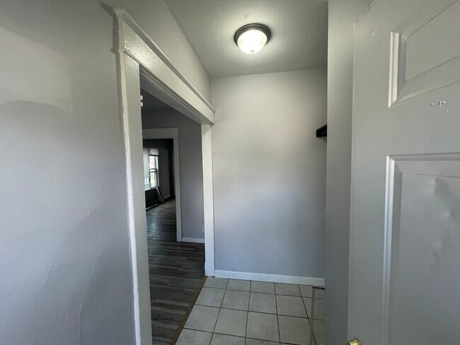 Building Photo - 1917 61st St