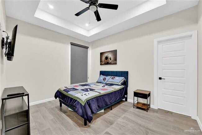 Building Photo - 1420 Providence Ave