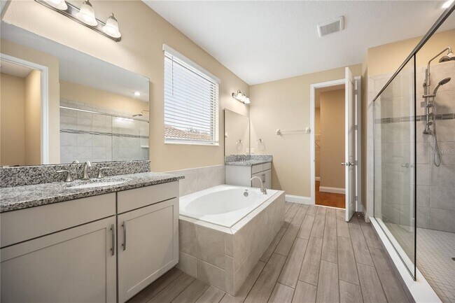 Building Photo - 8348 Vivaro Isle Way